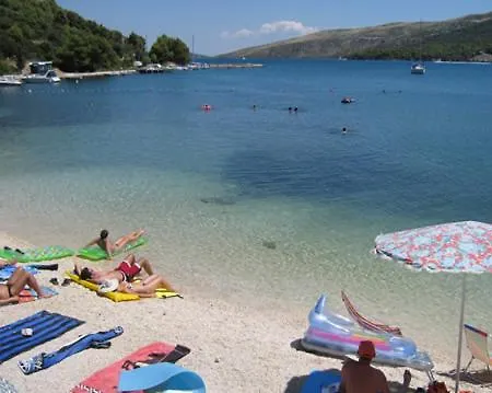 Luka - Trogir, 150m From The * مارينا