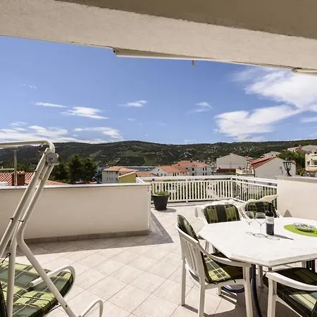 Luka - Trogir, 150m From The * Marina