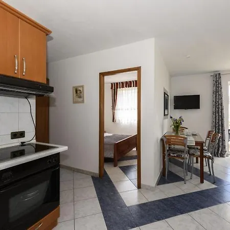 Lejlighed Luka - Trogir, 150m From The
